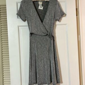 Short sleeved dress
